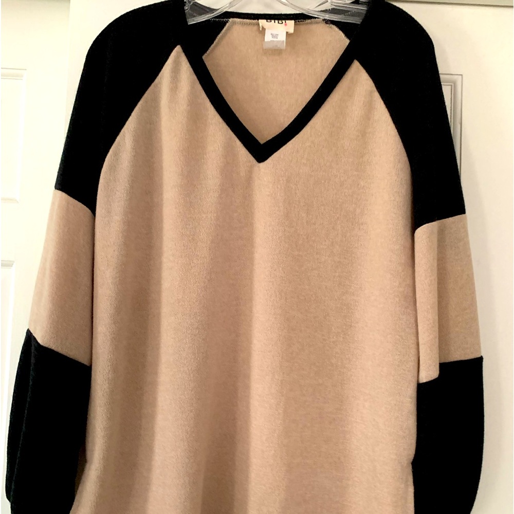 BIBI top in black/tan. One size